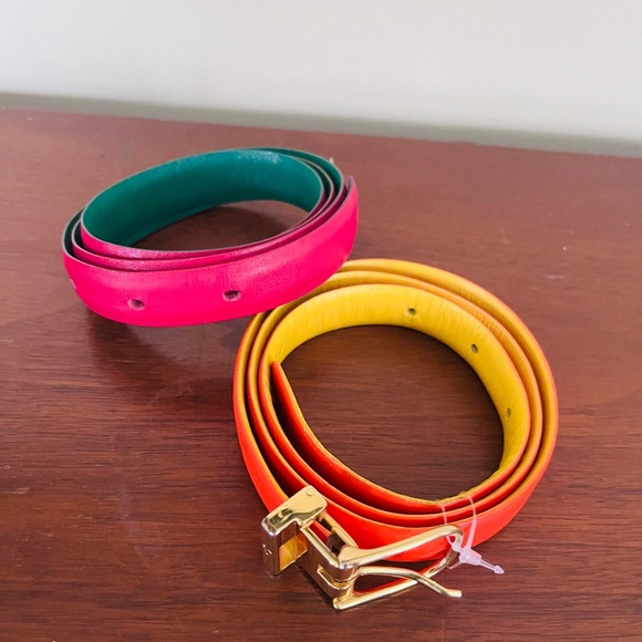 Liz Clairbourne Vintage Leather Belt Gold buckle with 2 interchangeable straps - Picture 2 of 5